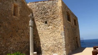4k Eski şapel, Oratorio de Santa Caterina de İskenderiye Soller Limanı girişinde bir tepeüzerinde, şimdi deniz müzesi evler. Burası Museu de la Mar, İspanya'daki Balear Adaları'ndan Mallorca..