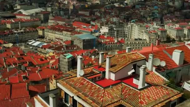 Lissabon Panorama. Lissabon is de hoofdstad van Portugal. Het is de meest westelijke hoofdstad van Europa. Lissabon ligt op het westelijke Iberisch schiereiland aan de Atlantische Oceaan en de Taag. — Stockvideo