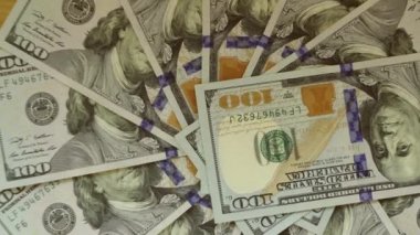 ABD Doları (Amerikan Doları) Amerika Birleşik Devletleri ve ada topraklarının resmi para birimidir. Federal Rezerv notlar dolaşan kağıt para oluşur.
