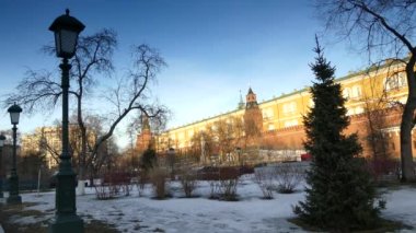 Alexander bahçeleri, Moskova, Rusya ilk kentsel parklarda biriydi. Moskova Yönetim Binası ve Kremlin arasında Batı Kremlin Duvarı'nın tüm uzunluğu boyunca ihtimal.