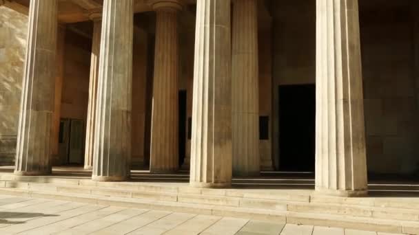 Neue Wache (New Guardhouse) is a building in Berlin, now capital of Germany, and formerly capital of Kingdom of Prussia, and DDR. It - Central Memorial of FRG for the Victims of War and Dictatorship. — Stock Video