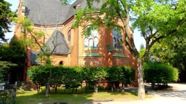 Kilisesi İsa güzel cephe ile. Sokak Nansenstrasse Potsdam, Almanya. Potsdam Brandenburg, Nehri Havel üzerinde Alman federal devleti olduğunu.