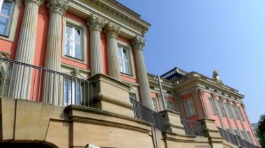 Yeni Eyalet Meclisi binasının görünümü. Brandenburg Eyalet Meclisi (Brandenburg Eyalet Parlamentosu) tek kamaralı yasama Brandenburg Potsdam, Almanya devleti var. 88 milletvekilleri vardır.