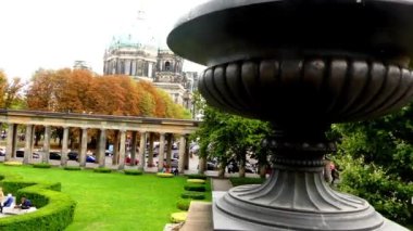 Berlin Cathedral (Berliner Dom) Evanjelist Yüce bucak ve Collegiate Kilisesi, Berlin, Almanya kısa adıdır. Bu Mitte borough müze Adası üzerinde yer almaktadır.