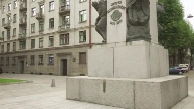 Grandük Vytautas bronz heykeli ile kılıç sokak Sapiegos Kaunas, Litvanya.