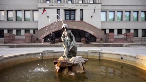 Slow Motion: Fountain with gnome around Vytautas Great War Museum in Kaunas, Lithuania. Finished museum was opened on 16 February 1936. — Stock Video