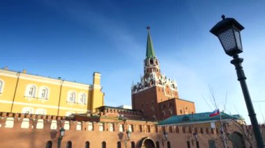 Alexander bahçeleri, Moskova, Rusya ilk kentsel parklarda biriydi. Moskova Yönetim Binası ve Kremlin arasında Batı Kremlin Duvarı'nın tüm uzunluğu boyunca ihtimal.