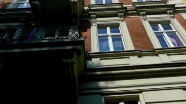 Güzel cephe ile eski evi. Sokak Feuerbachstrasse Potsdam, Almanya. Potsdam Brandenburg, Nehri Havel üzerinde Alman federal devleti olduğunu.