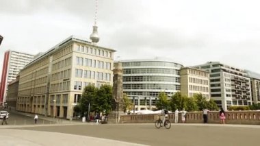 Berlin Cathedral (Berliner Dom) Evanjelist Yüce bucak ve Collegiate Kilisesi, Berlin, Almanya kısa adıdır. Bu Mitte borough müze Adası üzerinde yer almaktadır.