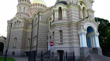 Mesih İsa'nın Doğuşu Katedrali, Riga, Letonya 1876 ve 1883, arasında Neo-Bizans tarzında ne zaman ülke Rus İmparatorluğu'nun bir parçası oldu döneminde tasarımı Nikolai Chagin ve Robert Pflug tarafından inşa edildi