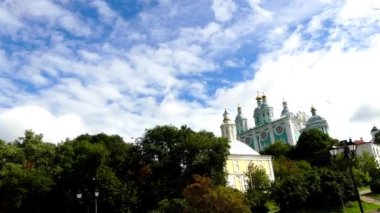 Kutuzov Smolensk - bir konumlar Smolensk, Rusya Federasyonu için anıt. Şehir, varsayım Katedrali yakınındaki orta kısmında yer alan.