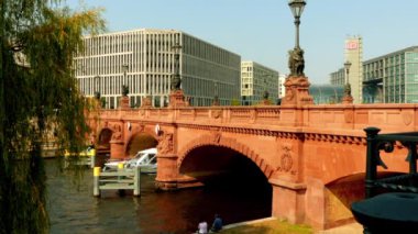 Moltke köprüden Spree Nehri, Berlin, Almanya. 