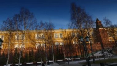 Alexander bahçeleri, Moskova, Rusya ilk kentsel parklarda biriydi. Moskova Yönetim Binası ve Kremlin arasında Batı Kremlin Duvarı'nın tüm uzunluğu boyunca ihtimal.