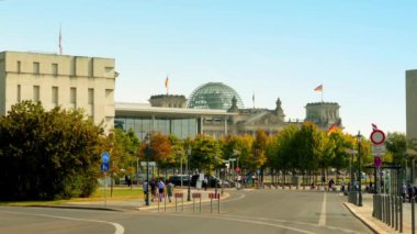 Paul-LOB-Haus fonksiyonel yapı Almanya Federal Spreebogenpark üzerinde eski Alsenviertel sitesinde bulunan Berlin hükümetin bölge var. İlk Alman Parlamentosu (Spd).