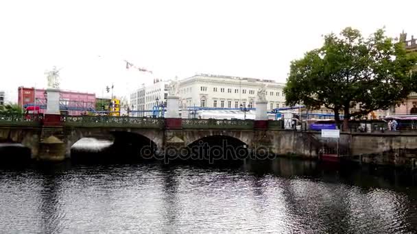 Zeughaus (old Arsenal) in Berlin, Germany is oldest structure at Unter den Linden. It was built by Brandenburg Elector Frederick III. — Stock Video