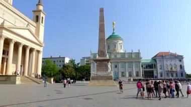 Potsdam'daki St.Nicholas Kilisesi eski Pazar Meydanı (Alter Markt), Almanya üzerinde bir evangelist Lutheran Kilisesi var. Merkezi planı klasik tarzda Bina planları için Karl Friedrich Schinkel tarafından yaptırılmıştır.