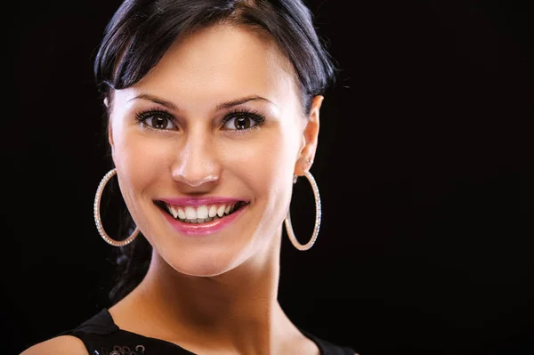 Retrato de una hermosa mujer sonriente — Foto de Stock