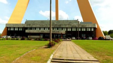 Riga radyo ve televizyon kulesi Letonya Avrupa Birliği'ndeki en yüksek yapısı var. 1979 ve Sovyetler Birliği'nin merkezi hükümetten finansmanı ile 1989 arasında inşa edilmiştir. Üçüncü Avrupa'nın en yüksek kulenin.