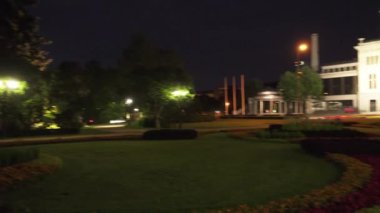 Latvian National Opera (Lno) gece, Riga, Letonya Ulusal opera olduğunu. Letonya Ulusal bale (Lnb), koro ve orkestra opera şirket içerir.