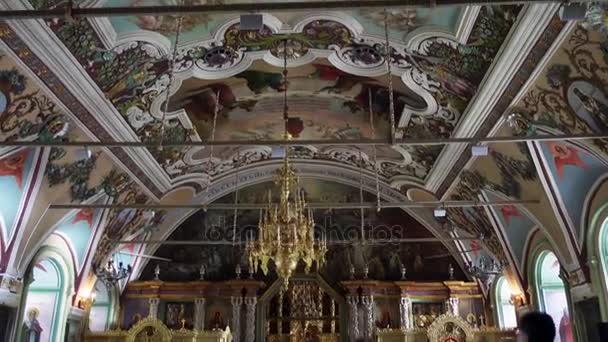 SERGIEV POSAD, RÚSSIA - JUNHO 8 2016: Igreja de São Sérgio com Refeitório (a chamada Igreja Refeitória) em Trinity Lavra . — Vídeo de Stock