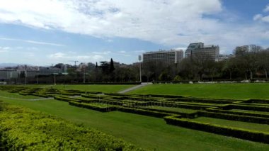 Eduardo VII Park Lizbon, Portekiz genel bir parktır. Parkta Avenida da Liberdade ve Marquess of Pombal Square, şehir merkezinde kuzeyinde için 26 hektarlık bir alanı kaplar.