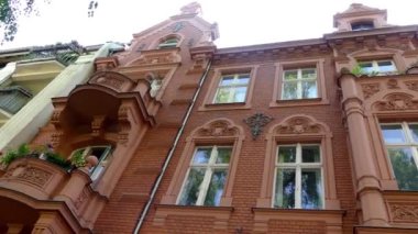 Güzel cephe ile eski evi. Sokak Feuerbachstrasse Potsdam, Almanya için 29. Potsdam Brandenburg, Nehri Havel üzerinde Alman federal devleti olduğunu.