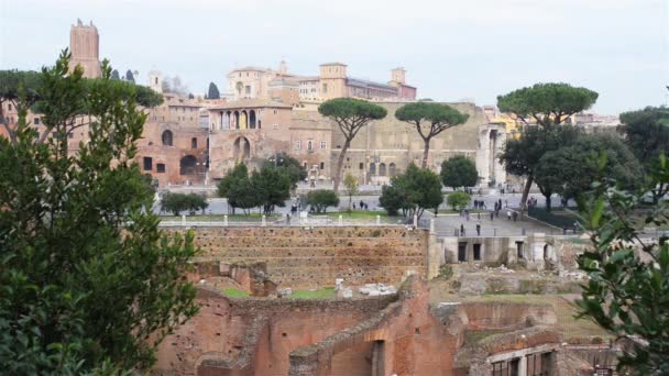 アウグストゥスのローマ、イタリア、アウグストゥスによって建てられたのインペリアル フォーラムであります。火星 Ultor 寺院が含まれています. — ストック動画