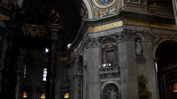 VATICAN CITY - JANUARY 24 2015: The Papal Basilica of St. Peter in the Vatican, or simply St. Peters Basilica, is an Italian Renaissance church in Vatican City, the papal enclave within city of Rome. — Stock Video