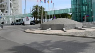Lisbon, Portekiz - Mart 28 2016: Vasco da Gama kule 145 m kafes kule gökdelen explorer, yelken, 1498 Hindistan'da gelmesi ilk Avrupalı olan ismini Tagus Nehri üzerinde inşa ile olduğunu.