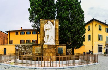 Anıt kahramanları onurlandırdığımız bu günde Carceri, Prato, İtalya