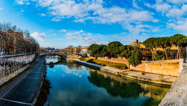 Tiber Island is only island in Tiber river