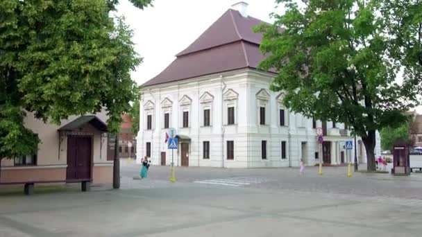 Rotuses aikste sokak 11 Kaunas'eski evin. Kaunas Litvanya ikinci büyük kentidir ve tarihsel Merkezi Litvanya ekonomik, akademik ve kültürel yaşam lider. — Stok video