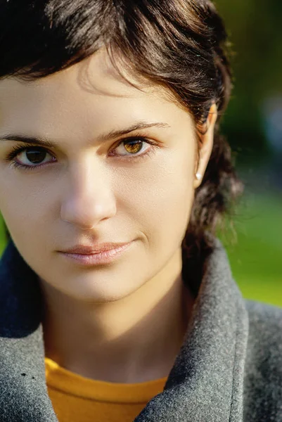 Portrait de fille en manteau — Photo