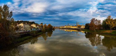 Arno Nehri arka plan üzerinde Floransa Panorama