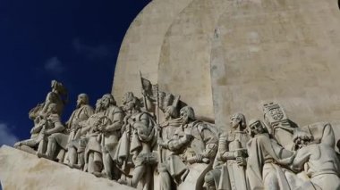 Padrao dos Descobrimentos (keşifler Anıtı) Tagus Nehri Haliç, Santa Maria de Belem, Lizbon, Kuzey kıyısında kutluyor Portekizce keşif yaş 15-16 yüzyıllarda