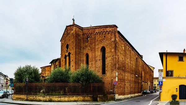 San Francesco είναι εκκλησία στο Prato, Τοσκάνη, Ιταλία — Φωτογραφία Αρχείου