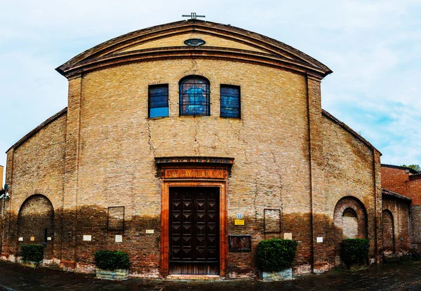 Church on Corso Biagio Rossetti in Ferrara, Italy — Stock Photo, Image