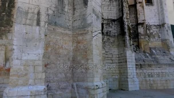 Klooster van onze lieve vrouw van de berg Karmel (Convento da Ordem do Carmo) is een Portugese, historische, religieuze gebouw in de civil parish van Santa Maria Maior, gemeente Lisboa. — Stockvideo