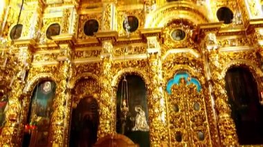 Smolensk, Rusya Federasyonu - 24 Ağustos 2016: İç in katedral kilise, şehir, Yüce Katedrali tepeden hakim varsayım, Smolensk asıl kilise piskoposluk 800 yıldır.