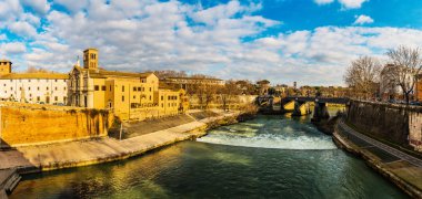 Tiber Adası sadece Roma çalışan Tiber Nehri adadır