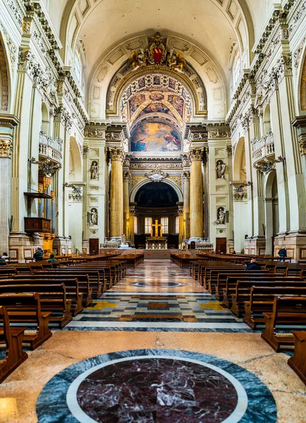 Собор Святого Петра Болоньи в Италии — стоковое фото