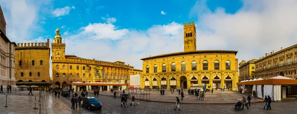 Палаццо дель Подеста строится в Болонье, Италия — стоковое фото