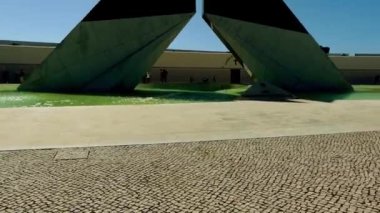 Lisbon, Portekiz - 27 Mart 2016: Asker Anıtı - Yurtdışı savaşçıların (Monumento Aos Combatentes yapmak Ultramar) Belem, Lizbon, Portekiz için anıt.