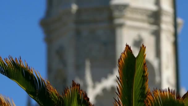 转移焦点︰ 热罗尼姆斯修道院或修道院修道院，是令圣杰罗姆的修道院位于靠近岸边的贝伦，教区里斯本市葡萄牙. — 图库视频影像