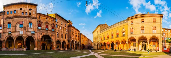 Piazza Santo Stefano ve městě Bologna, Itálie — Stock fotografie