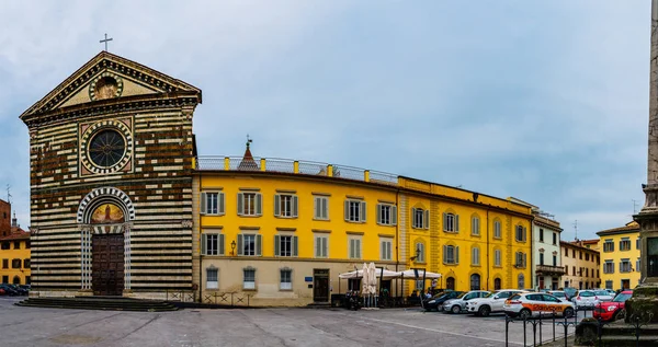 San Francesco είναι εκκλησία στο Prato, Τοσκάνη, Ιταλία — Φωτογραφία Αρχείου