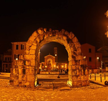 Eski Kent kapısı Porta Montanara Rimini, İtalya