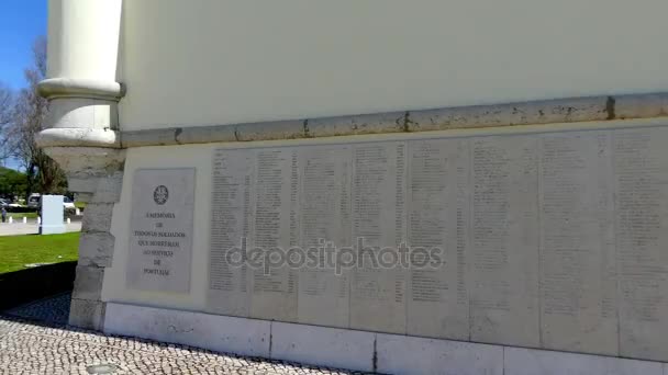 Soldaat memorial - Monument voor overzeese strijders (Monumento Aos Combatentes Do Ultramar) in Belem, Lissabon, Portugal. — Stockvideo