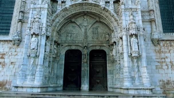 Jerónimos kloster eller Hieronymiternas kloster, är ett kloster storleksordningen Saint Jerome ligger nära kusten i Belem, församling i kommunen Lissabon, Portugal. — Stockvideo