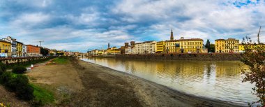 Arno Nehri arka plan üzerinde Floransa Panorama